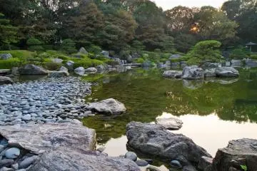 Green all year long at the Ohori Park Japanese Garden