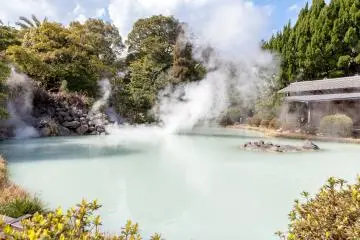 Shiraike Jigoku (Photo: POM POM / Shutterstock.com)