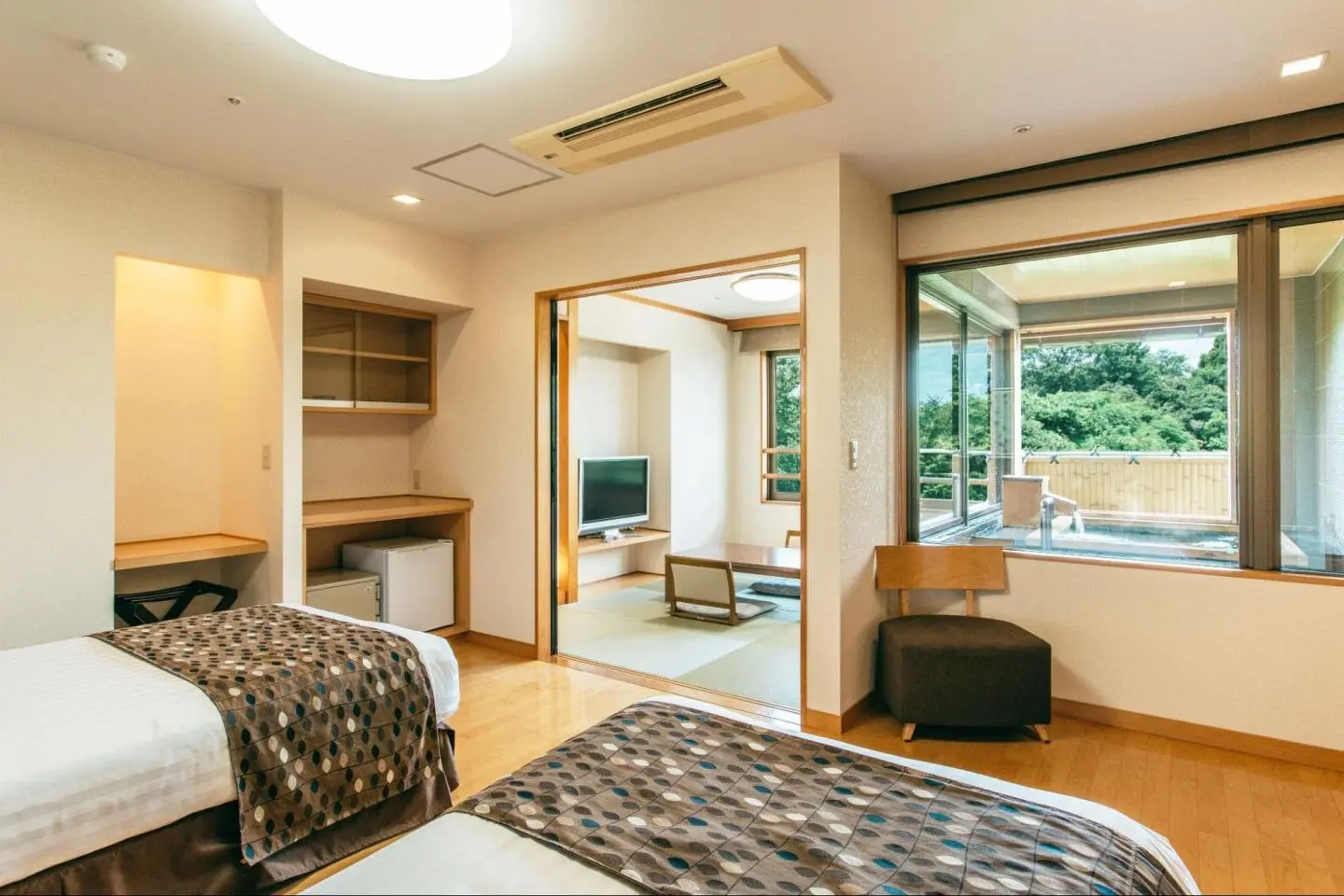Special Japanese-Western style Room (With open-air bath