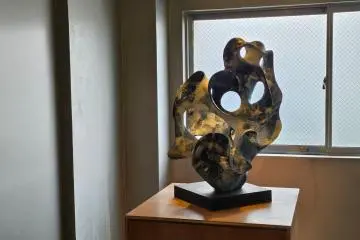 Maki Oi’s "Flowing shape"