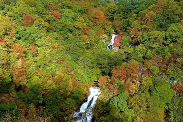 Kirifuri-no-taki Falls drop in two stages