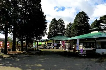 Food stand near the parking lot