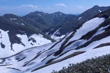 Last of the winter snows lingering on the slopes (Photo: Matthew Shewchuk)