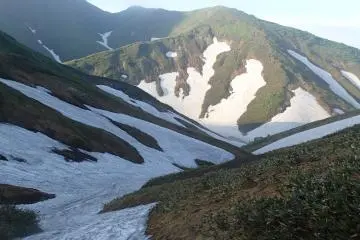 The valley below still full of snow (Photo: Matthew Shewchuk)