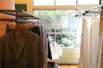 <p>Fitting rooms with a Japanese garden</p>