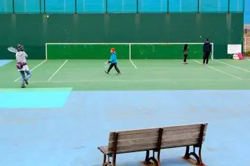 <p>Bermain tenis melawan juara yang tak terkalahkan: Tembok</p>