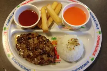 <p>A child's hamburger set without salad</p>