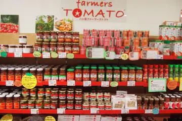 A shop in the Piment street dedicated to selling tomato-related products.