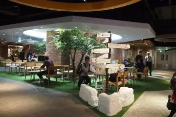 Feeeal's basement has several stylish dessert cafes.