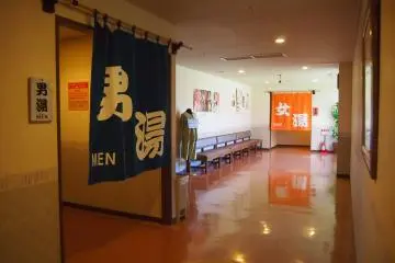 Male and female areas are, needless to say, separate. But Makubetsu onsen also has a family onsen area!