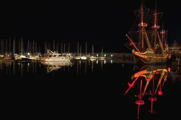 The Harbor and the impressive De Liefde