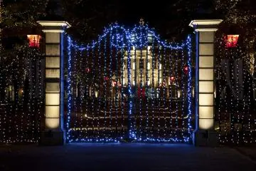 Palace Huis Ten Bosch gate