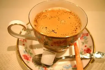 <p>กาแฟในถ้วยสุดสวยปดท้ายมื้ออาหารสุดฟิน</p>