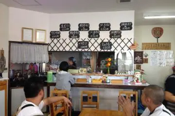 이 식당은 새로워 보이지만 사실 적어도 7년동안 운영되어왔다