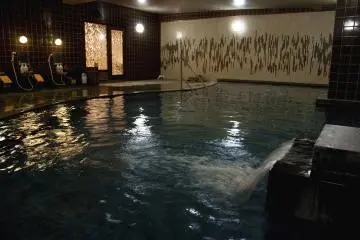<p>ห้องอาบน้ำรวมขนาดใหญ่</p>