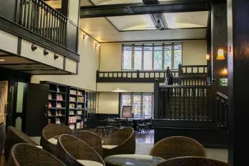 A snug Tudor-style common area where you can use free Wi-Fi