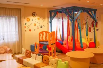 Vibrant playroom to entertain the kids