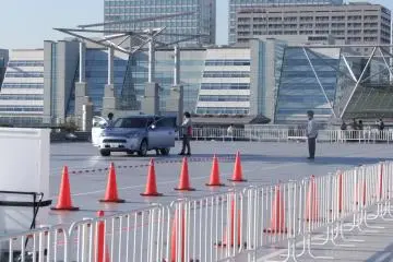 Rooftop test-drive course