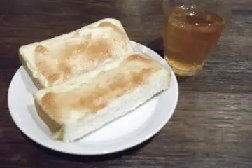 <p>My second pass at the breakfast buffet</p>