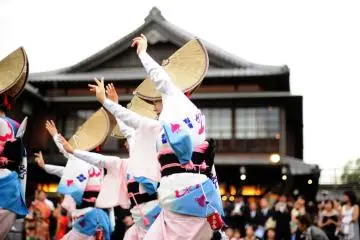 Up close with the girls of Tensui-ren