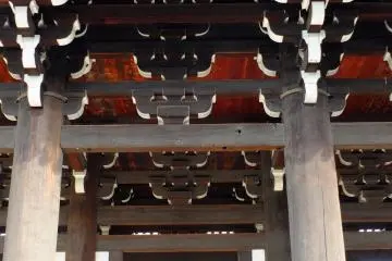 저 너머에 예배당이 있는 삼몬문