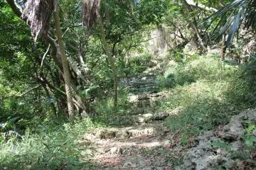 The steep ascent to the top is the most gentle at the beginning of the climb