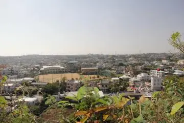 Gushikawa High School to the south