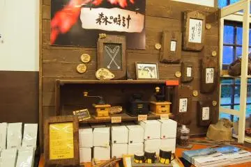 <p>Right at the entrance of the Ningle Terrace is a shop specialising in drama merchandise.</p>