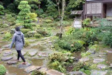 <p>The back garden is for more than viewing. Get out and explore the swimming carps, blooming flowers, and the hidden gems of this paradise.</p>