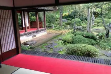 <p>A stunning view of the garden from the veranda of&nbsp;Gyokusenji Temple in the town of Tsuruoka, Yamagata Prefecture</p>