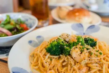 <p>This is the dish I ordered, along with a side salad and some of the fantastic all-you-can-eat bread!</p>