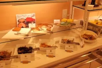 <p>The buffet breakfast</p>