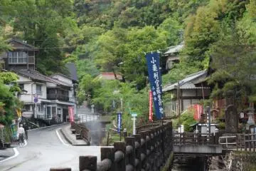 Yunomine onsen is surrounded by lush green mountains
