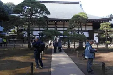본관 앞