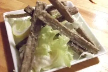 <p>My fried gobo sticks</p>
