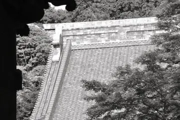 Myohon-ji has a full, beautifully tiled roof
