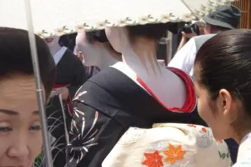 나이와 훈련 수준에 따라 다르다