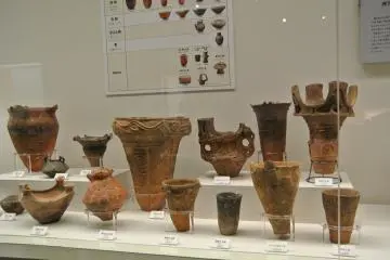 <p>Exhibition of artifacts that have been unearthed</p>