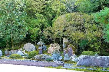 <p>A big flat stone&nbsp;serves as a worship rock</p>