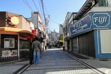 Dobuit Street in the morning.