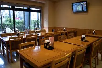 <p>General view of the restaurant very&nbsp;early in the morning</p>