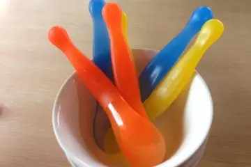<p>If dining with children ask for extra donburis and spoons to share the entrees and sets</p>
