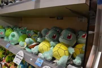<p>Bawa pulang&nbsp;<span style="font-family: 'Source Sans Pro', calibri, Trebuchet, Arial, sans-serif; font-size: 16px; line-height: 24px; background-color: rgb(239, 239, 239);">Squirtle licin, atau ...</span></p>
