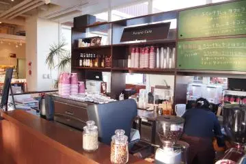 <p>นี่คือคาเฟ่ที่มีกาแฟ และ ขนมหวาน</p>