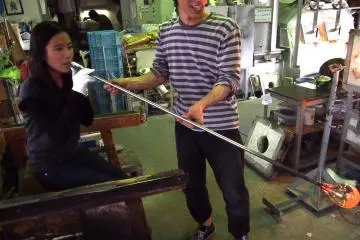 <p>The skilled glass blower in charge that day will give you detailed instructions on what to do.</p>