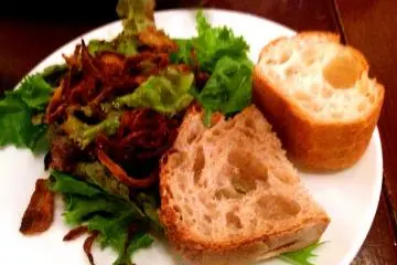 Simple but well made and airy chunky slices of bread reminds me of the simple country kitchens in Tuscany