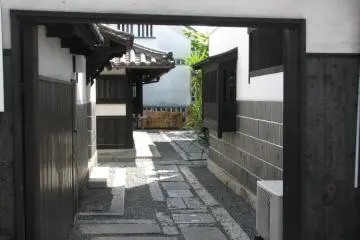 around honmachi street, Kurashiki City, Okayama (Photo: Judith Mikami)