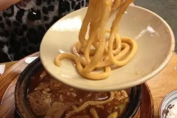 The lid becomes the serving plate...