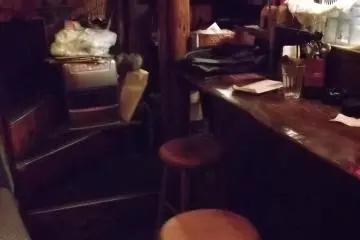 <p>The cosy counter</p>