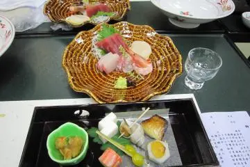 Appetizer & Sashimi of Crab Shabu Shabu course
